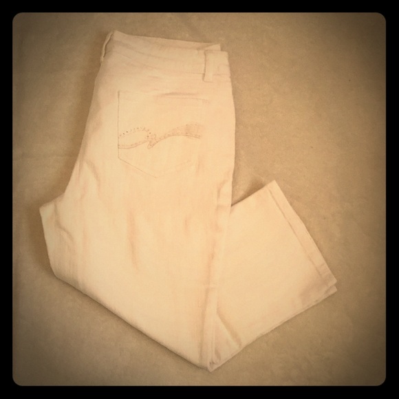 St John’s Bay Capris - Picture 2 of 5